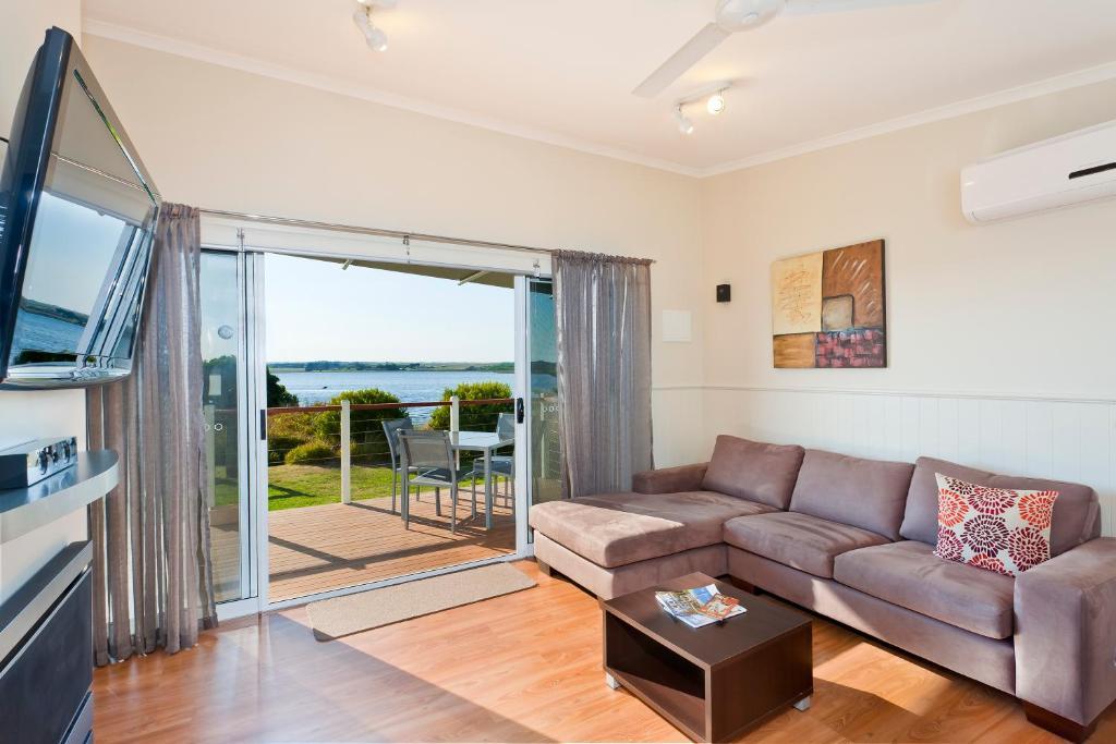 Great Ocean Road Tourist Park Hotel Peterborough Room photo