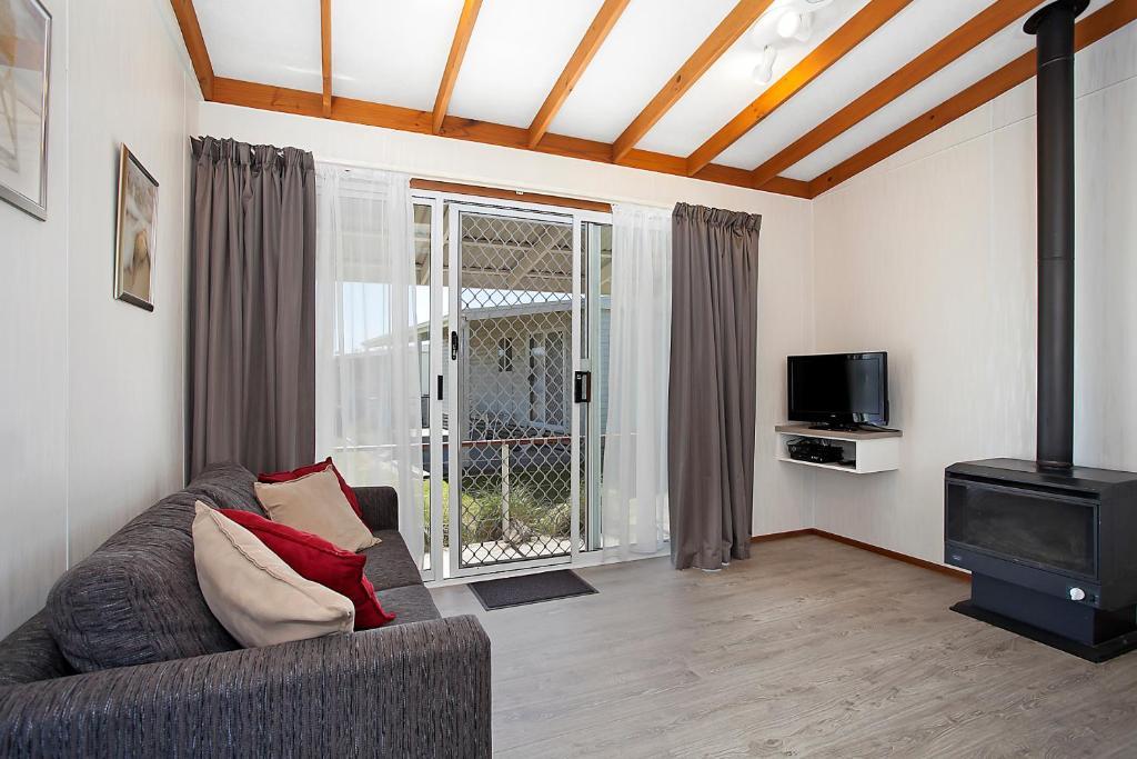 Great Ocean Road Tourist Park Hotel Peterborough Room photo